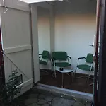 Door De Poort דירה