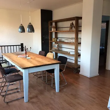 Door De Poort Apartment *