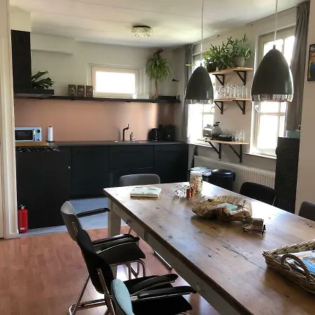 Door De Poort * Tilburg