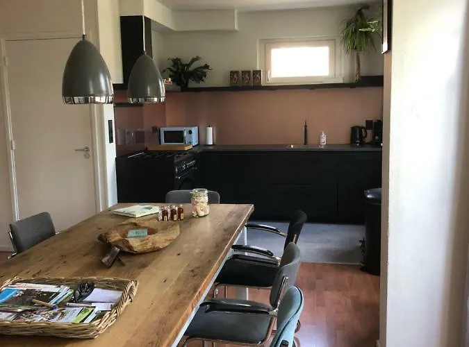 Door De Poort * Tilburg